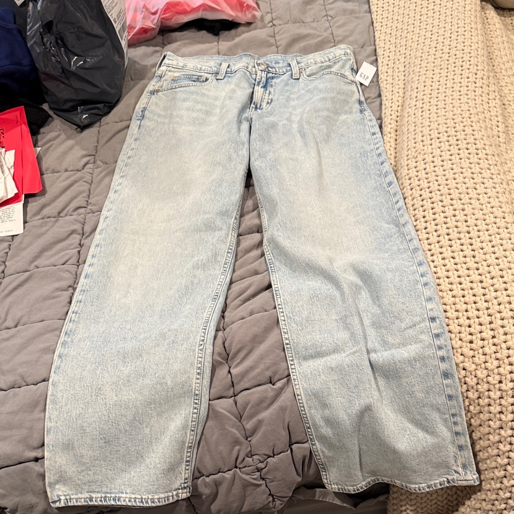 GAP 90s loose low rise Women's Light Wash Jeans
